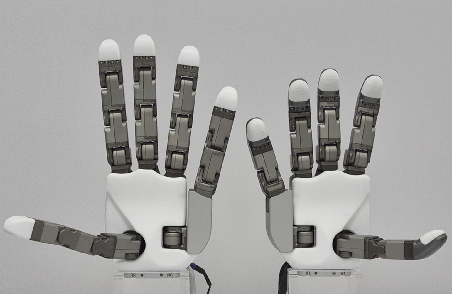 Tesollo Commercializes Compact Robotic Hand Built for Humanoid Robots